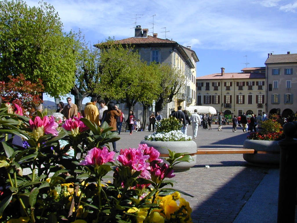 Arona & the San Carlone